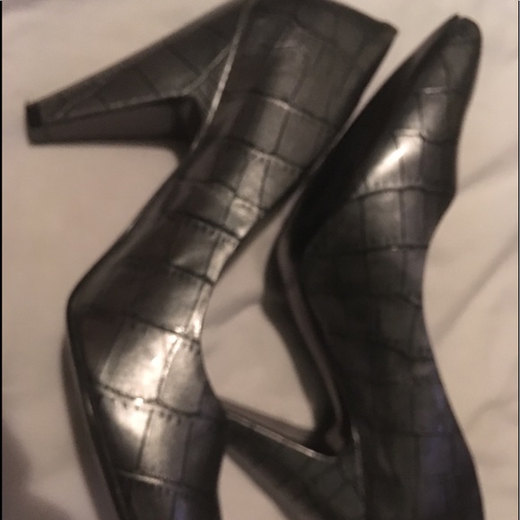 Jessica Simpson Heels - Picture 2 of 3